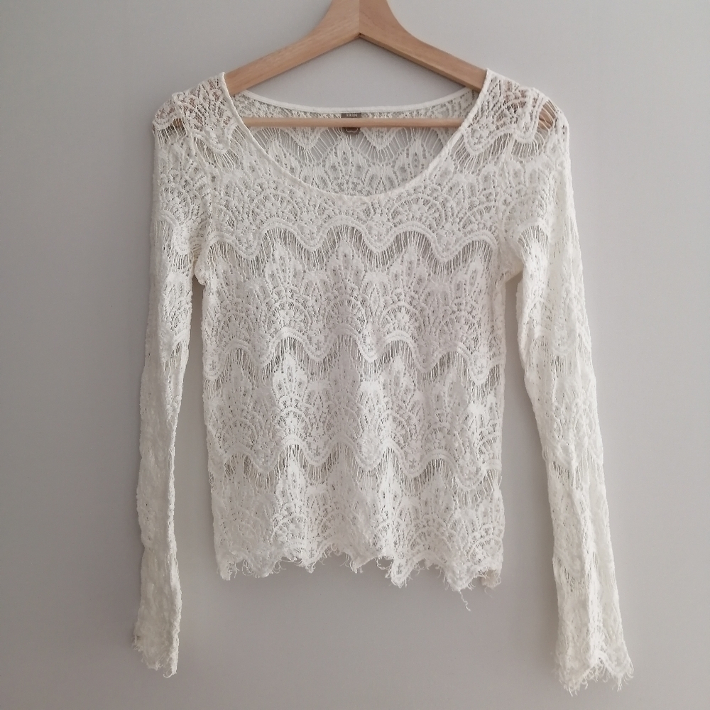 Farm Rio Lace Long Sleeve Blouse Raw Scallop Hem Off White Size P (SMALL)